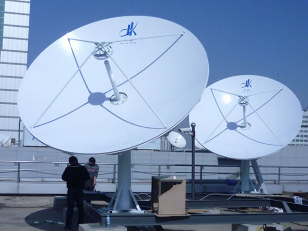  Спутниковая антенна RxTx, диаметр 3.7м, C, Ku-диапазон 